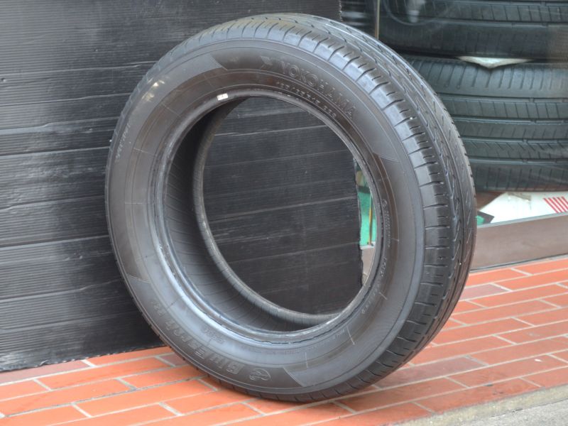 ヨコハマ ブルーアース E50 185/65R15 88S 2023年製 中古タイヤ1本